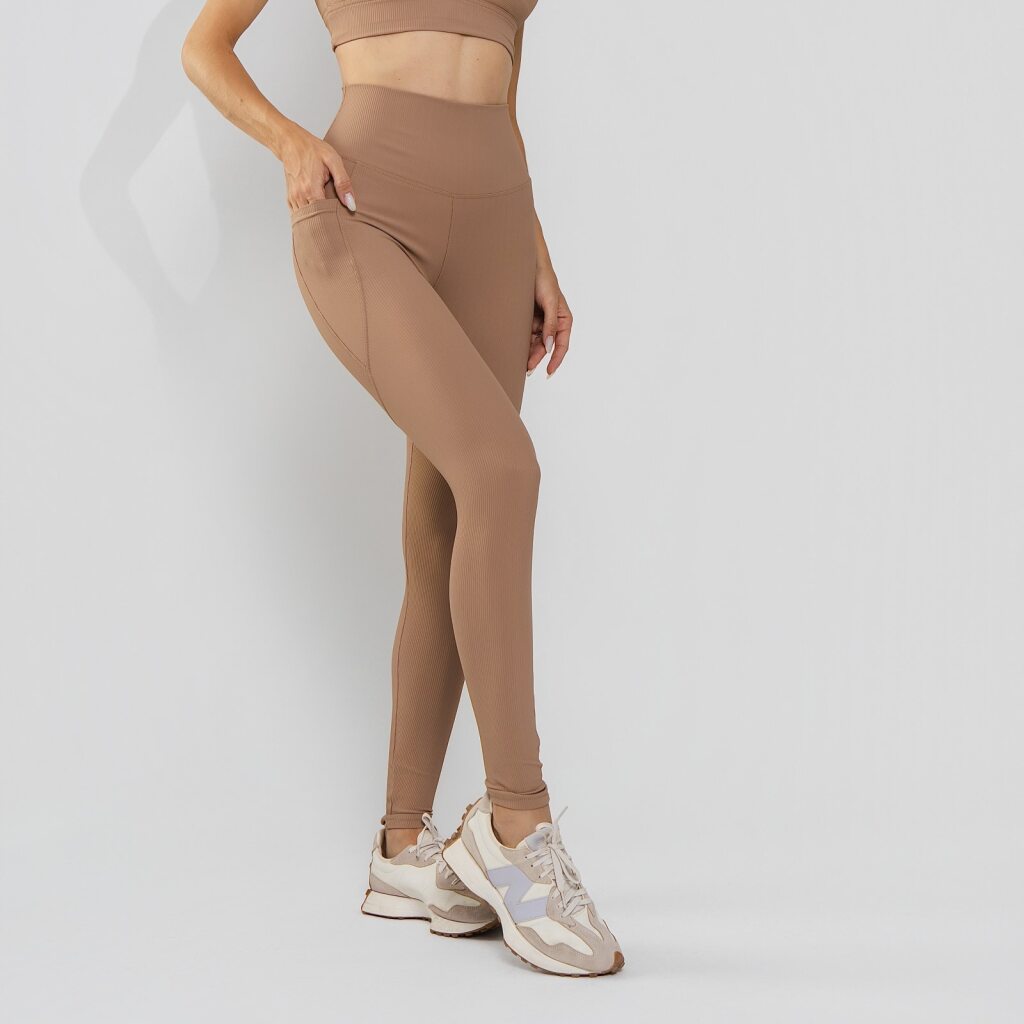 Calça Legging Premium com Bolso e Recortes Tecido Texturizado Capuccino LG2388
