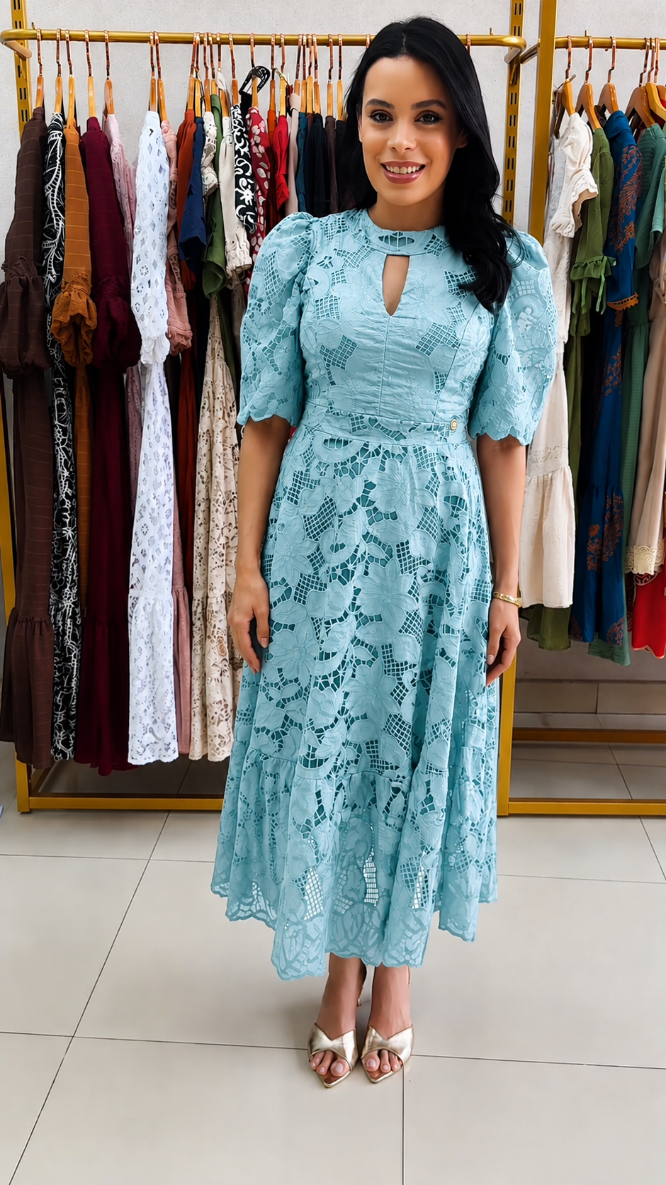 Vestido Midi em Renda Floral