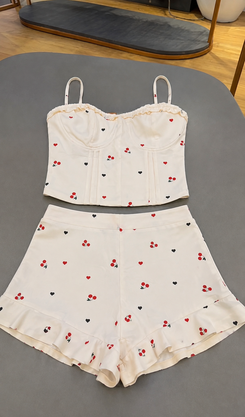 Conjunto Feminino Estampa Cerejas – Top Corset com Costas em Lastex + Short