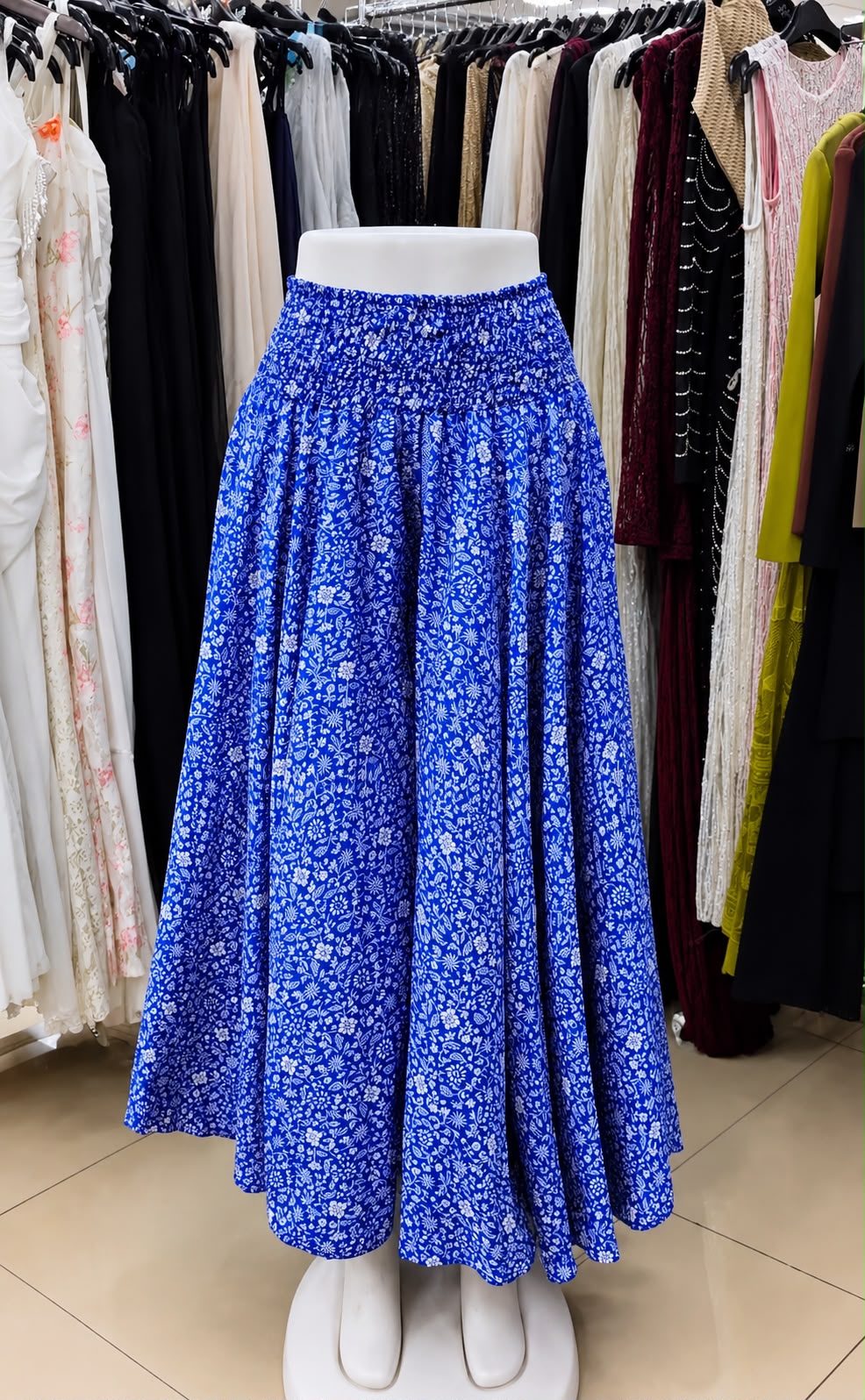 Calça Pantalona Floral Azul – Elegância, Conforto e Sofisticação
