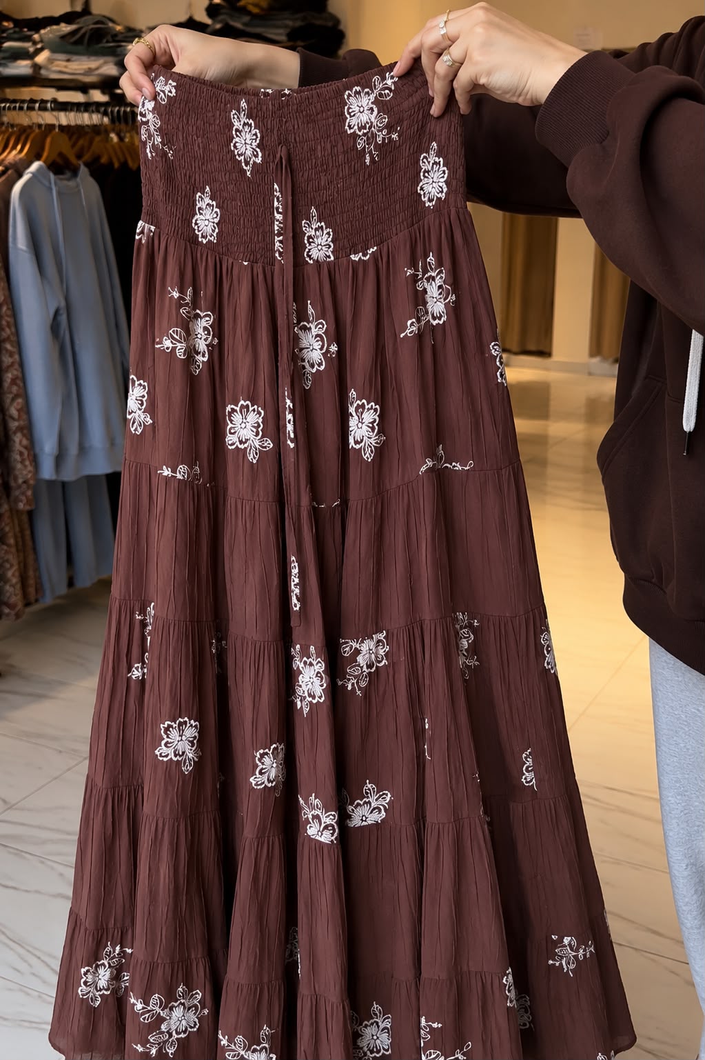 Saia Longa Estampada com Cós Lastex e Camadas