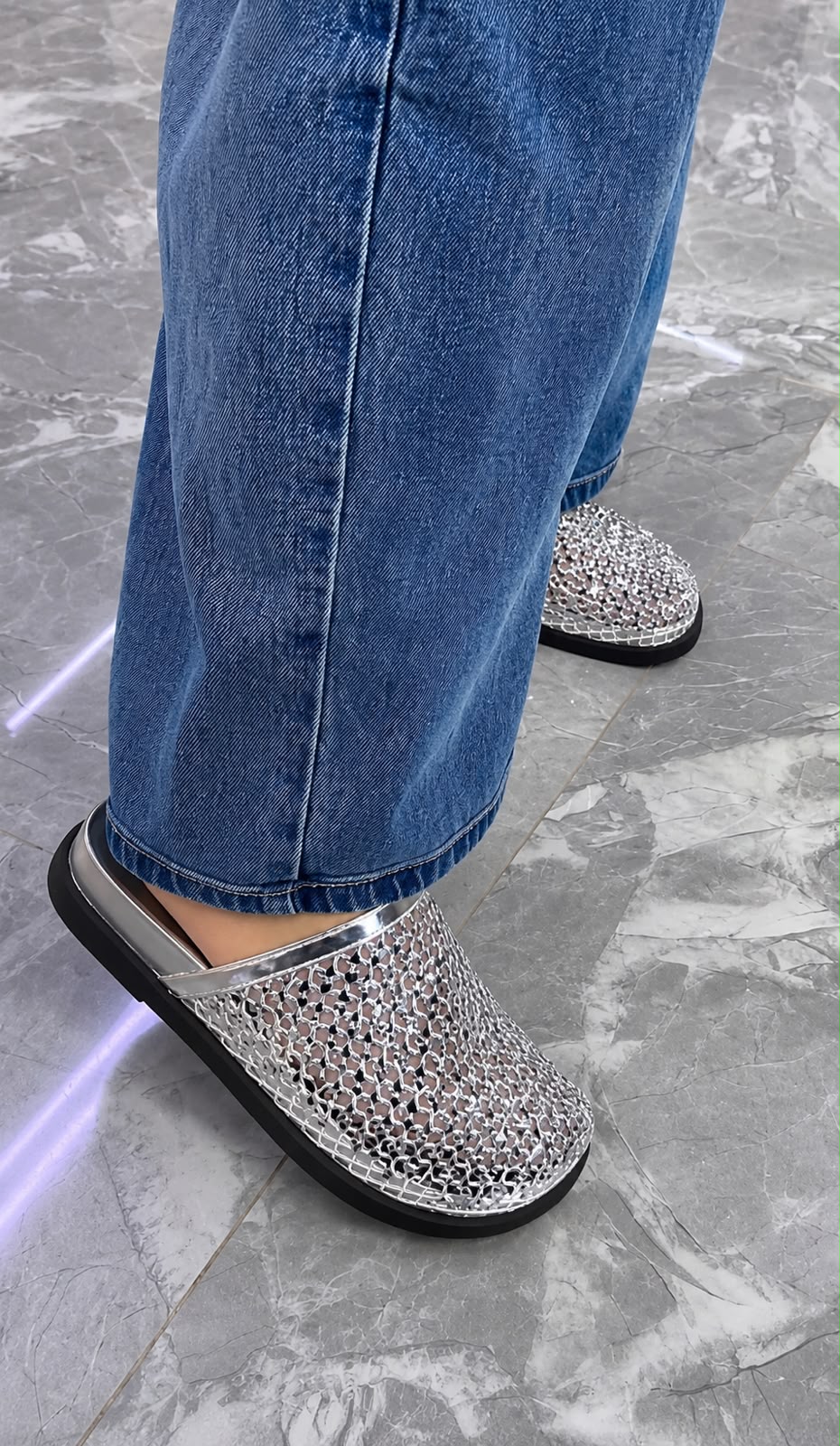 Mule Feminino Trama Metalizada Prata