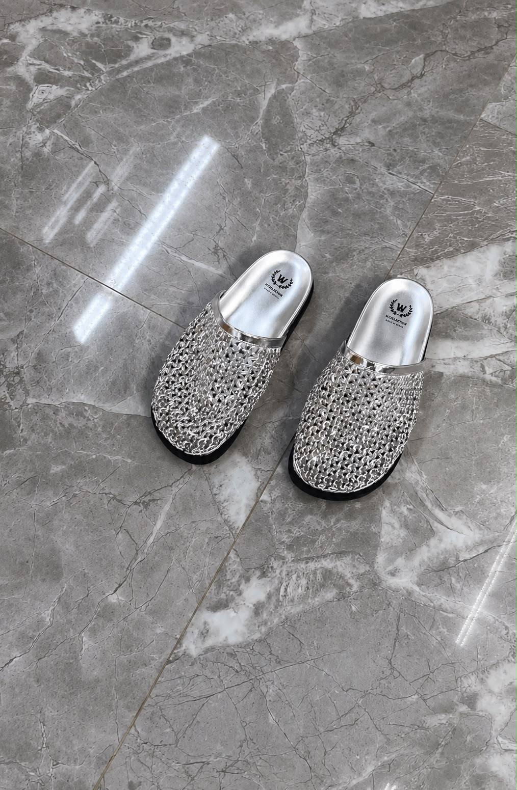 Mule Feminino Trama Metalizada Prata