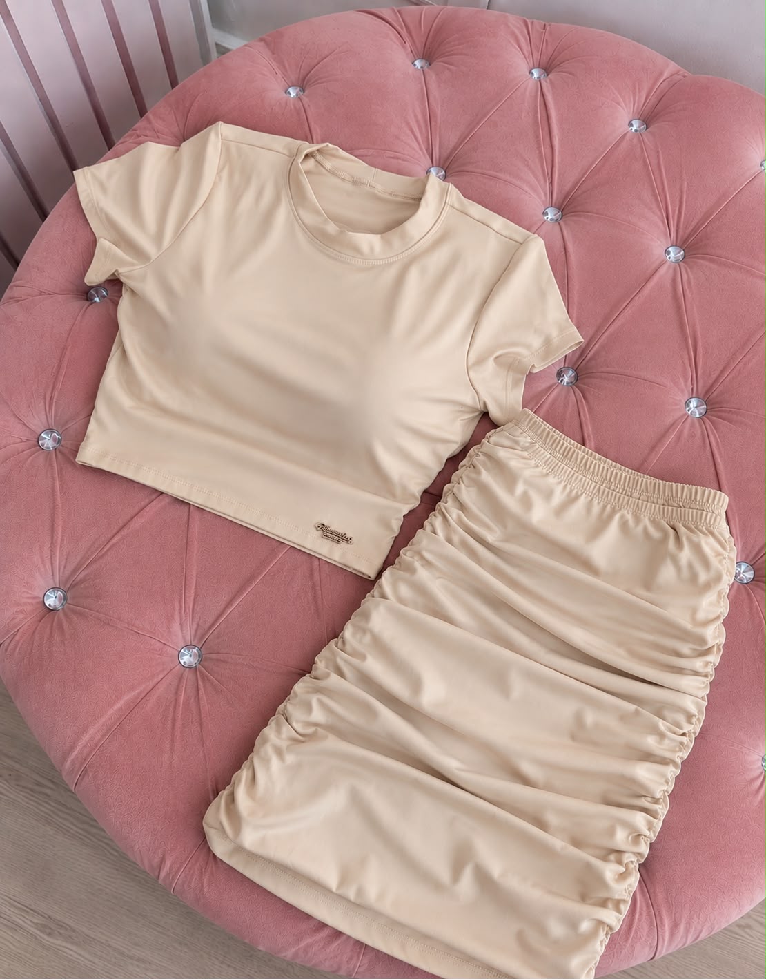 Conjunto Feminino Cropped Manga Curta + Saia Drapeada