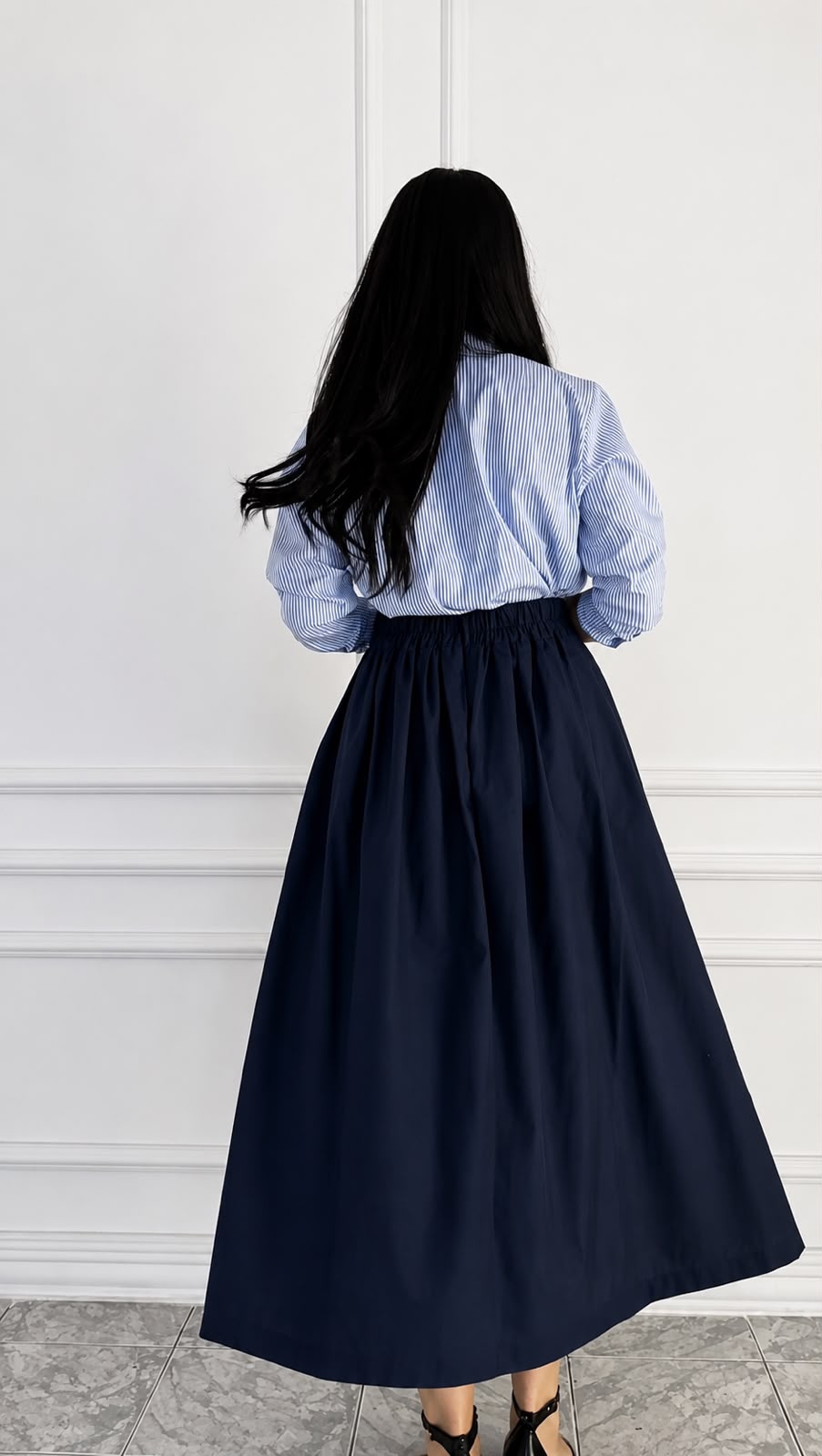 Saia Longa Midi Plissada com Bolsos – Azul Marinho
