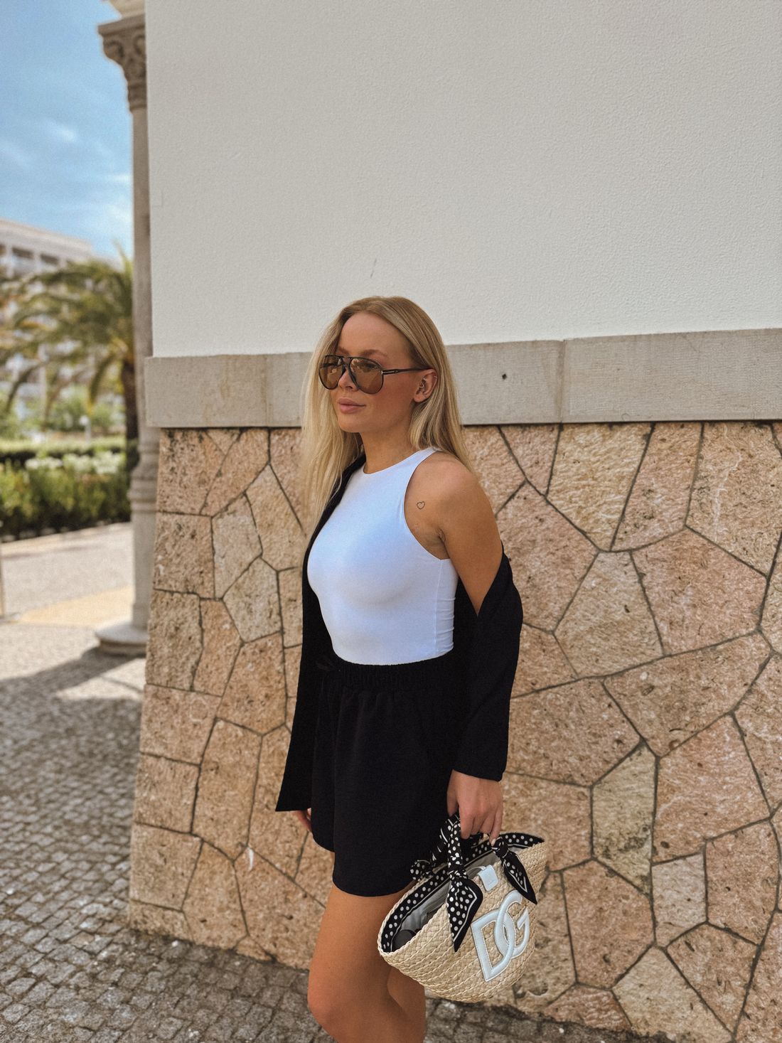 BAZARNOVIDADESBEST SELLERSESSENCIAIST-SHIRTSLISASESTAMPADASOVERSIZEDLISASESTAMPADASOVERSIZEDVESTIDOSESTILOSINVERNOROMANTICAURBANNOITEINVERNOROMANTICAURBANNOITEROUPASacessóriosblusas e camisascalçascasacos e tricôsconjuntoscroppeds, tops e bodysjeansregata