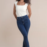 Calça jeans skinny com bordado traseiro