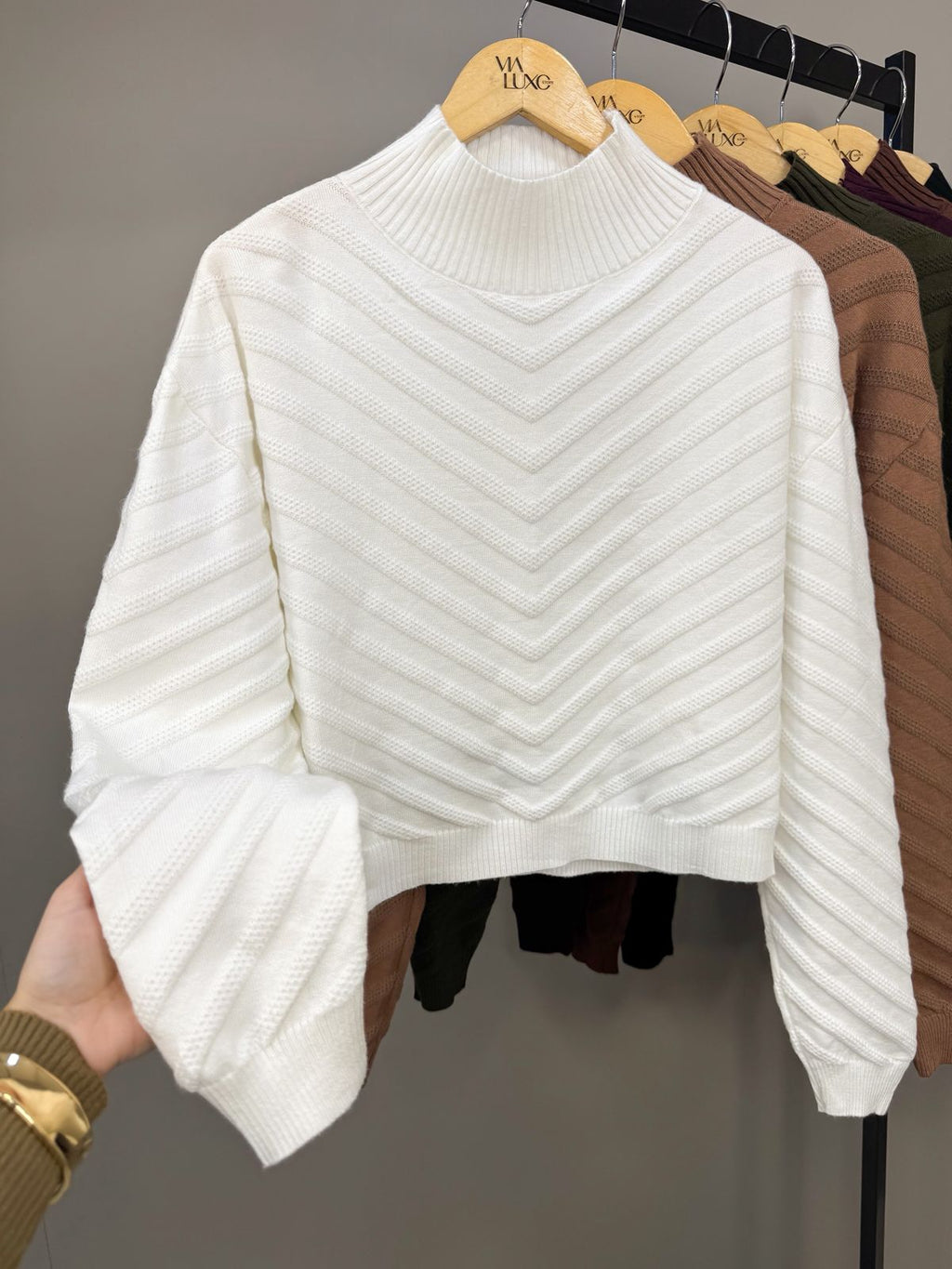 CROPPED TRICÔ MODAL TRABALHADO GABI
