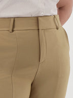 Calça de Alfaiataria Reta Slim Plus Size Mocha Mousse Giovana